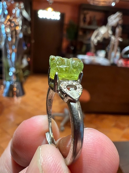 Nhẫn phong thuỷ mặt Cụ Tỳ Hưu xanh +