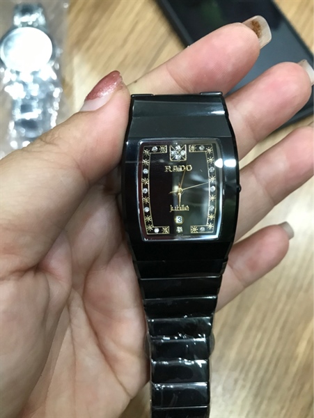 Đồng hồ nữ Rado vuông dây đen KG+