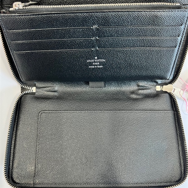 Túi LV đen ô vuông dài KG+5