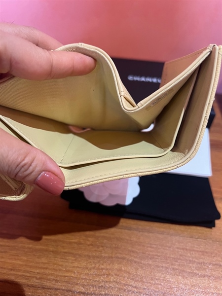 Ví Chanel nắp vuông vàng +