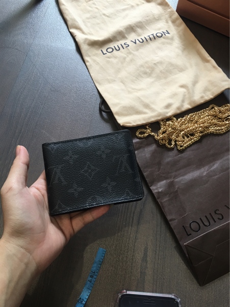 Ví Lv đen +