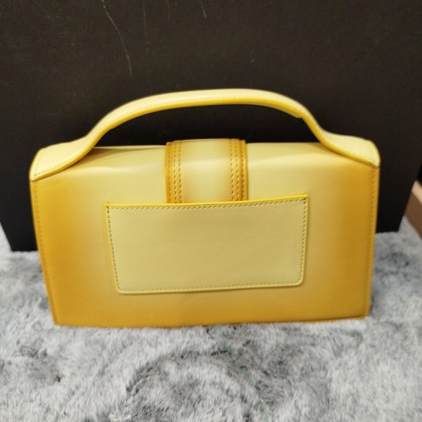 Túi Jacquemus màu vàng ++