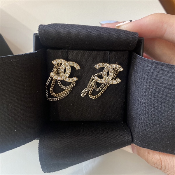 Bông Tai Chanel kg+