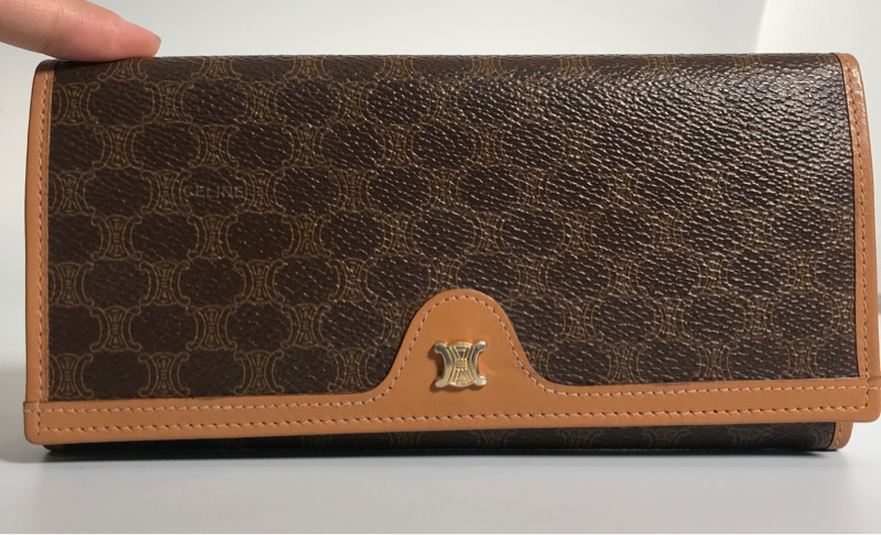 Ví Celine khoá vàng KG+