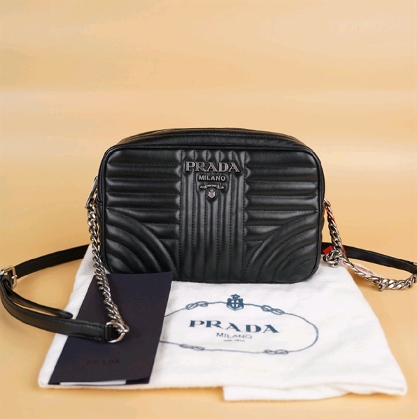 Túi Prada đen +