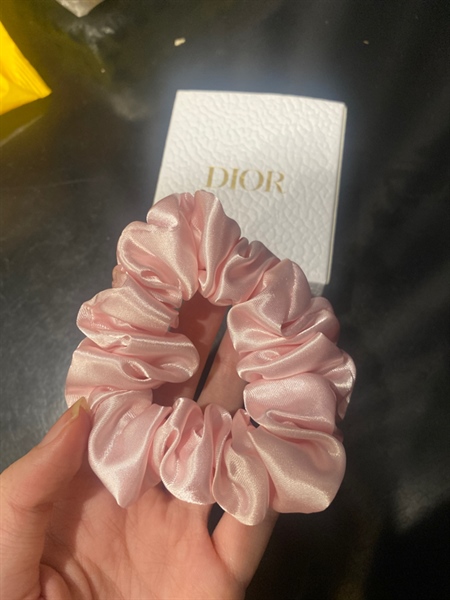 Cột tóc Dior KG+