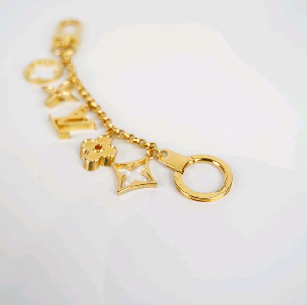 Móc khóa LV logo vàng +