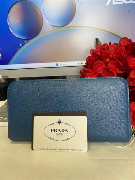 Ví Prada