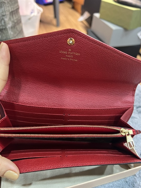 Ví dài LV viền nắp đỏ +