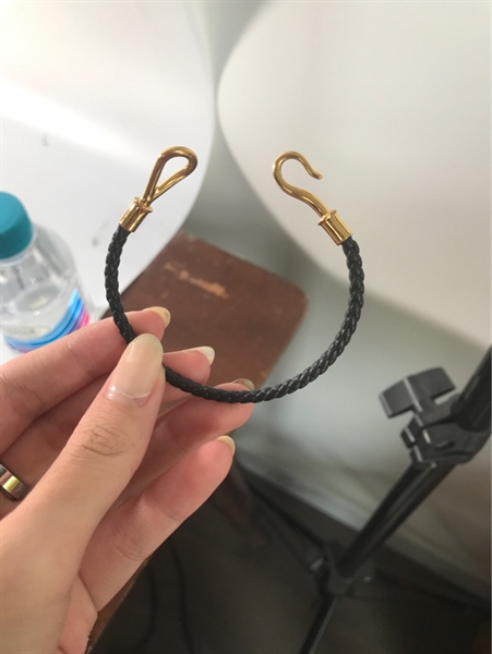 Vòng tay móc đen +