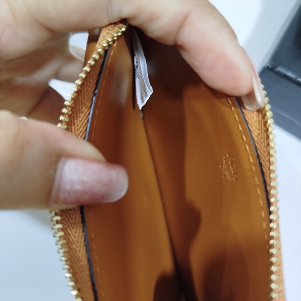 Ví Đựng Thẻ MCM Vàng Bấm Khóa KG+