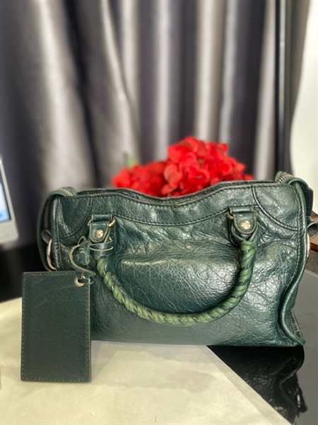 Túi xanh Balenciaga