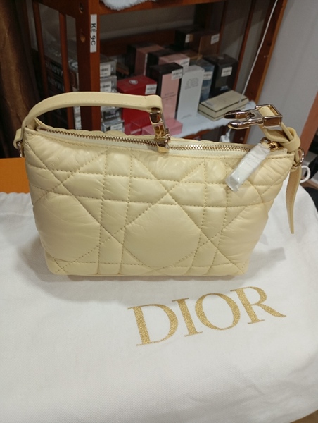 Túi xách Dior màu vàng sữa KG+