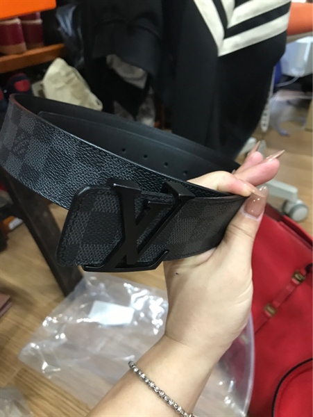 Thắt lưng LV ô vuông xanh đen mặt khóa đen KG+