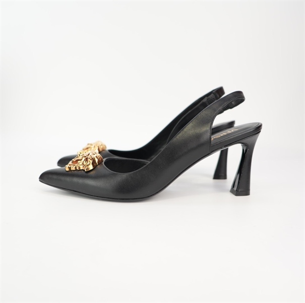 Giày Versace màu đen gót nhọn size 38 KG+