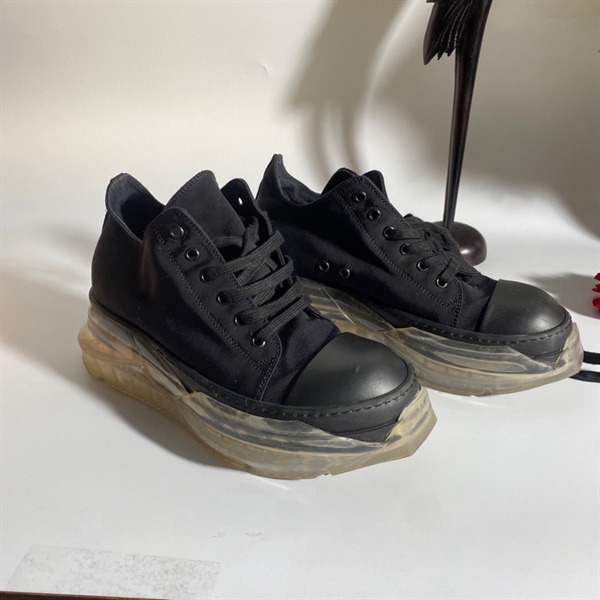 Giày đen đế trong KG+ 5