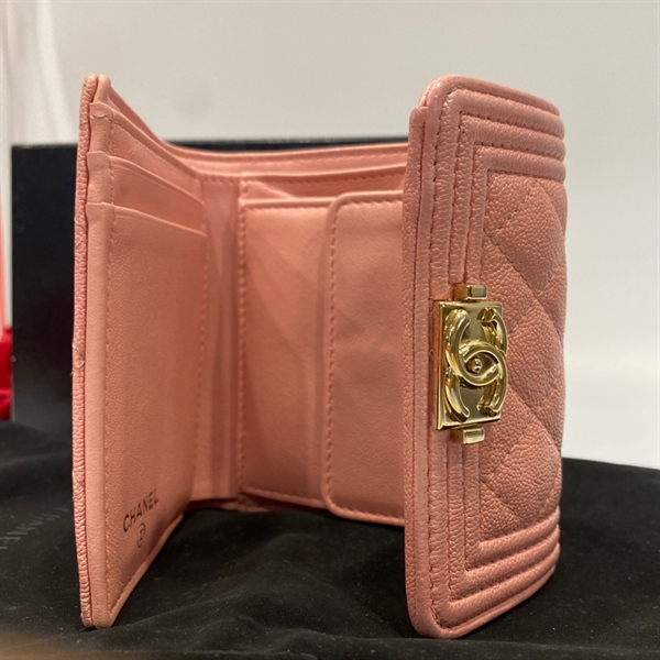 Ví Chanel hồng