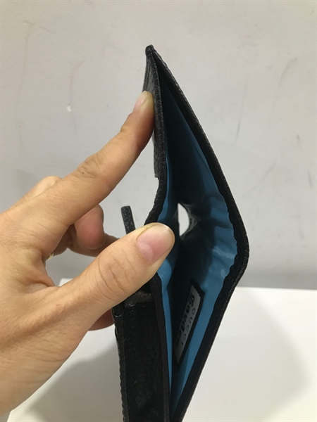 Ví GG Đen Hình con bướm+