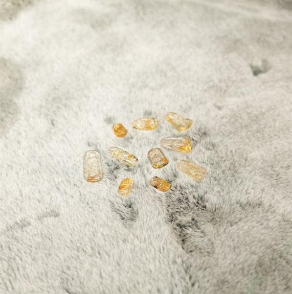 Mặt phật nhỏ tóc vàng +