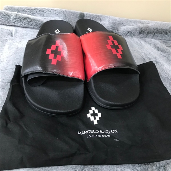 Dép Marcelo Burlon Đỏ Phối Đen Size 44 KG+
