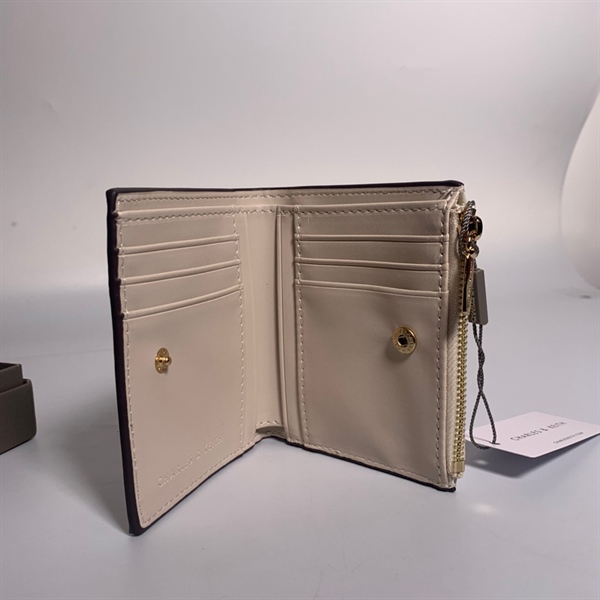 Ví Charles & Keith KG+