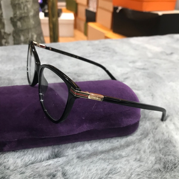 Kính GG viền đen mảnh gạch xanh đỏ KG+