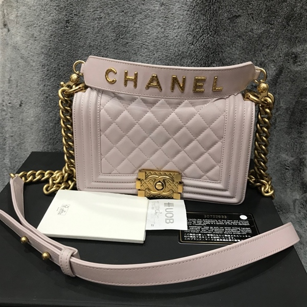 Túi Chanel Boy màu hồng nhạt +