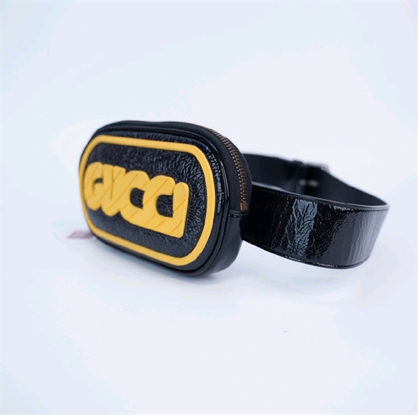 Túi GG đeo chéo đen chữ vàng +