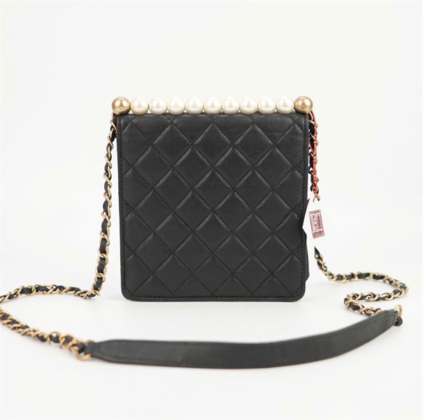 Túi chanel cầm tay đính trân châu ++