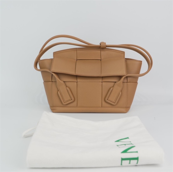 Túi Bottega đan chéo màu nâu +