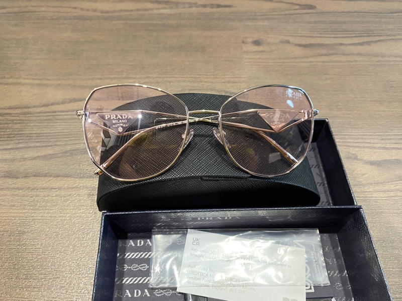 Kính Prada hồng KG+