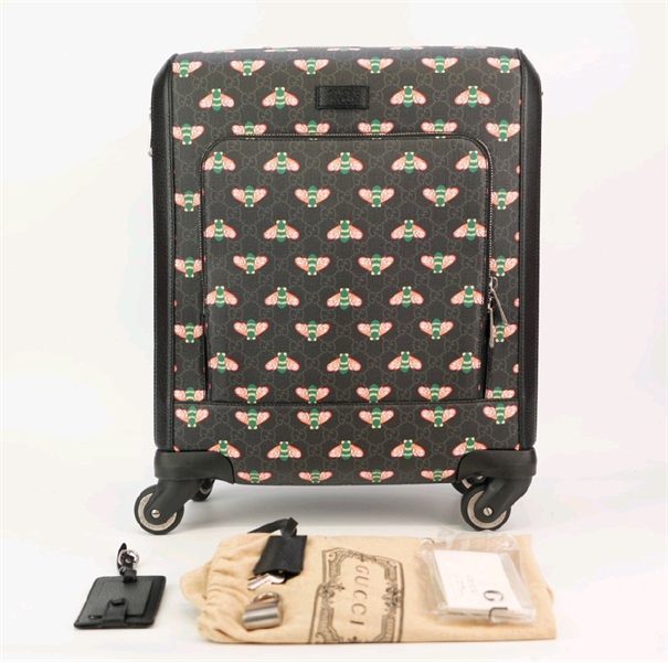 Vali GG đen hình bướm, có ổ khoá