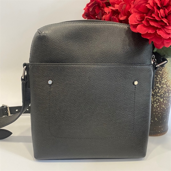 Túi LV trơn đen KG+5