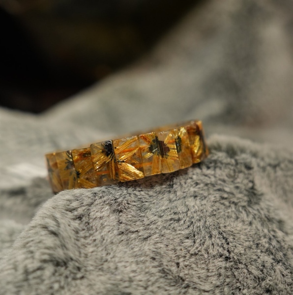 Vòng bản hoa thị thạch anh tóc vàng 322284+ ly6-23