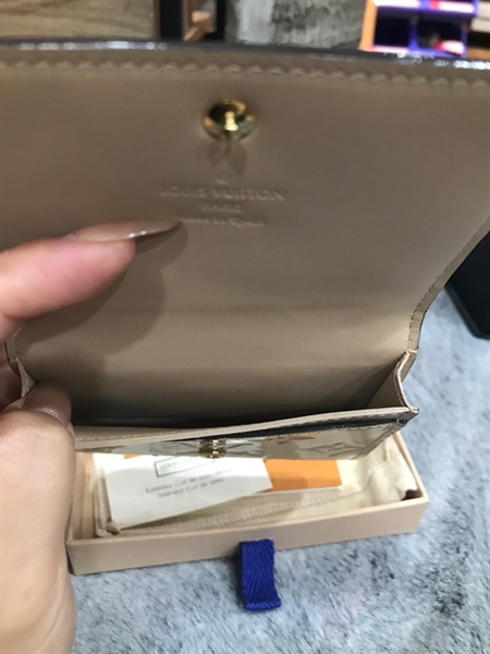 Ví card LV kem bóng +