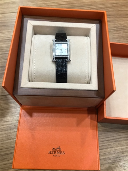 Đồng hồ Hermes da mặt H đính đá +