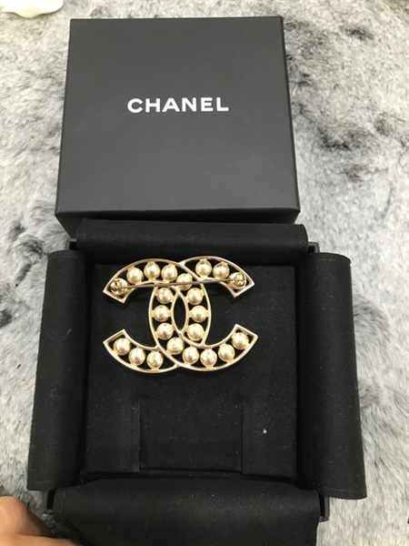 Cài Áo Chanel Đính Cườm+