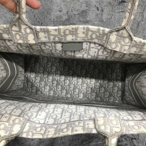 Túi Dior tote trắng xám+