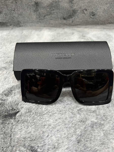 Kính Burbery đen +