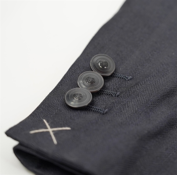 Áo vest versase đen sọc ánh kim KG+