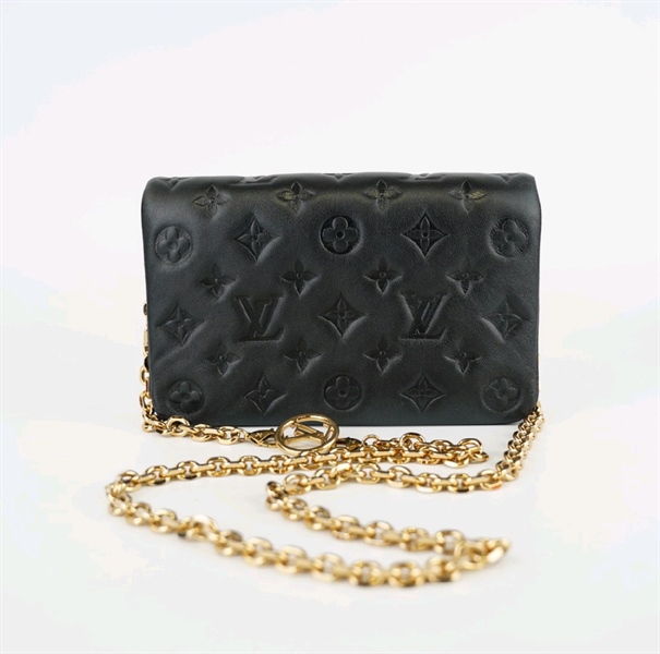 Túi LV đen dập chữ lv+