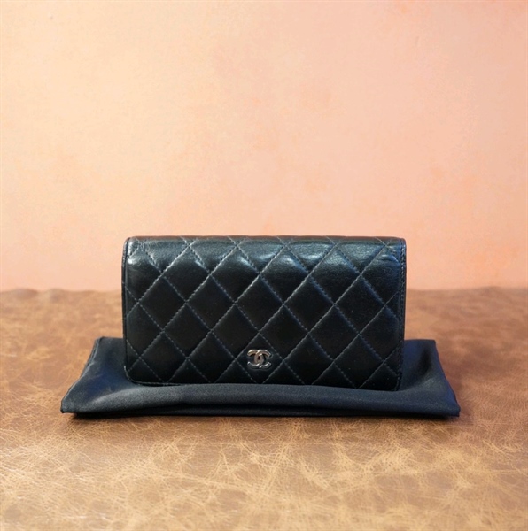 Ví Chanel gập 2 màu đen KG+