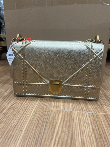 Túi dior vàng kem đính đinh+