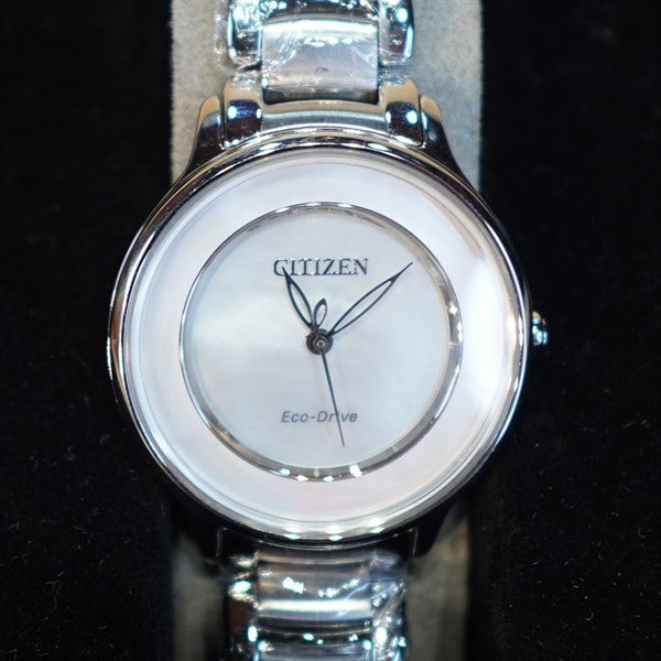 Đồng hồ nữ Citizen bạc mặt trơn KG+