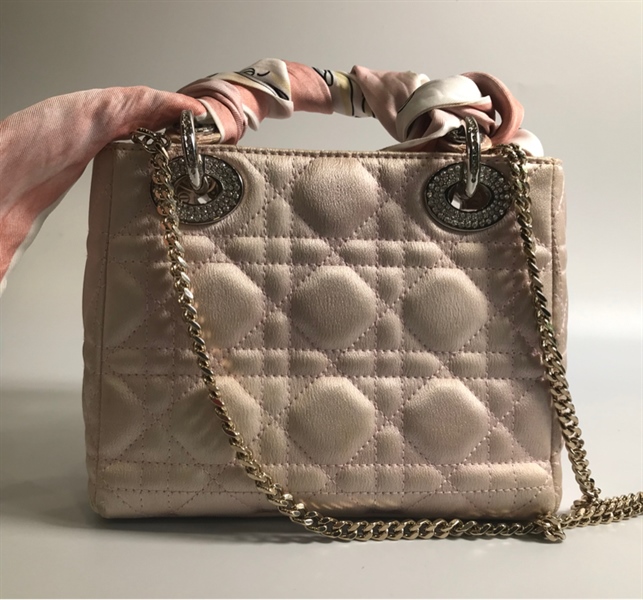 Túi Dior hồng đính đá KG+