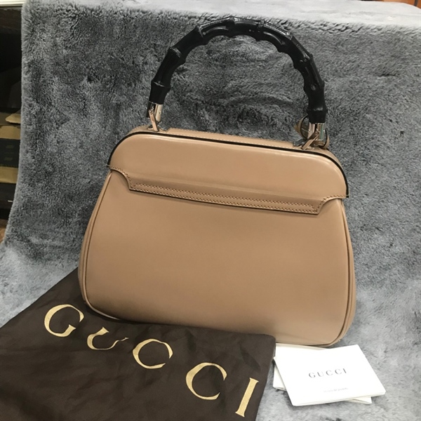 Túi GG handle màu nude quai trúc đen KG+