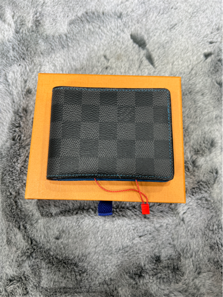 Ví LV gập 2 ô vuông đen+