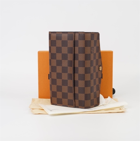 Ví LV dài ô vuông nâu KG+