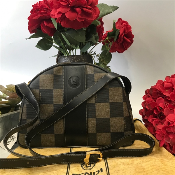 Túi đeo chéo FENDI