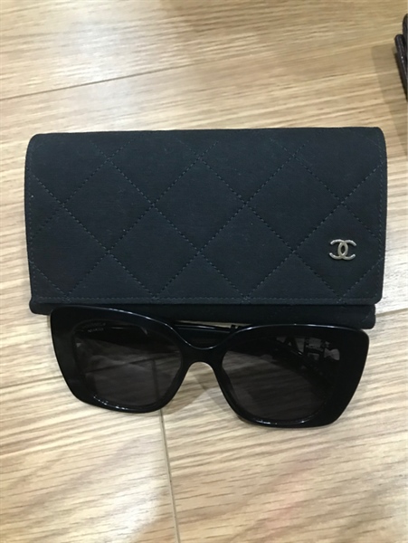 Kính Chanel gọng đen +